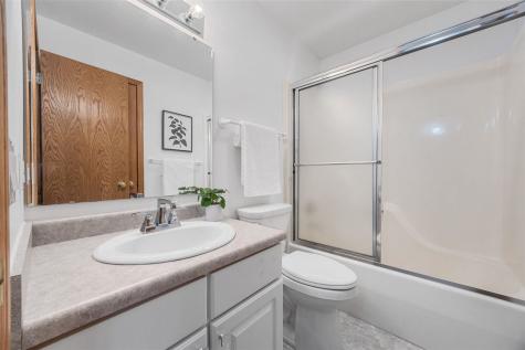 15 Camborne Circle Iowa City IA 52245