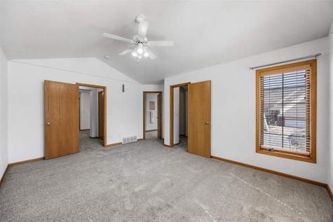 15 Camborne Circle Iowa City IA 52245