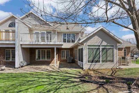 15 Camborne Circle Iowa City IA 52245