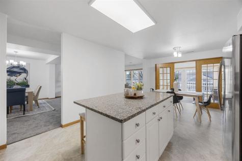 15 Camborne Circle Iowa City IA 52245