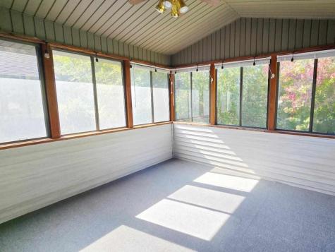 832 West Side Drive Iowa City IA 52246