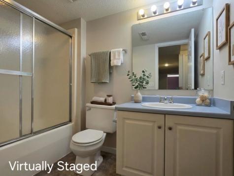 832 West Side Drive Iowa City IA 52246