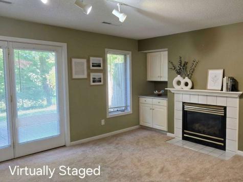 832 West Side Drive Iowa City IA 52246