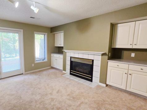832 West Side Drive Iowa City IA 52246