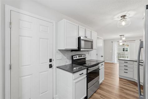 1079 74th Street NE Cedar Rapids IA 52402