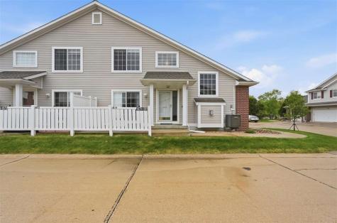 1079 74TH Street NE Cedar Rapids IA 52402