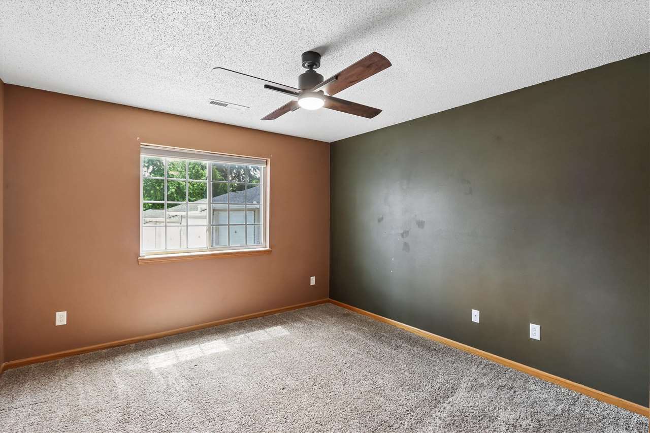 409 James Boulevard Oxford IA 52322