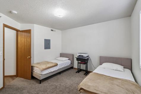 2548 Rushmore Drive Iowa City IA 52246