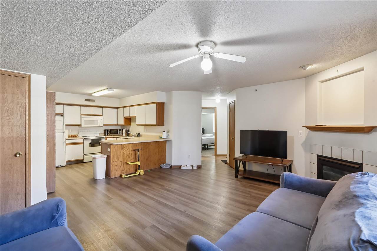 2548 Rushmore Drive Iowa City IA 52246