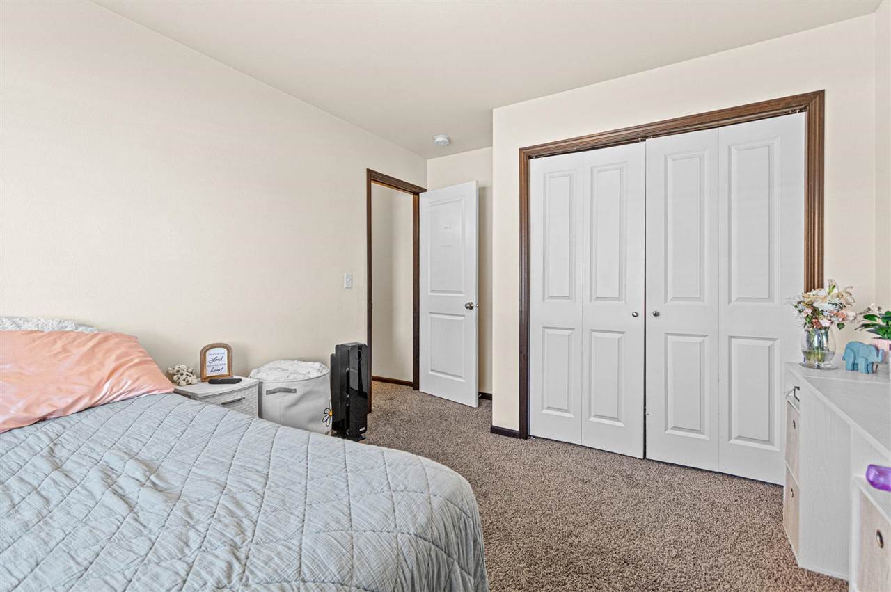 218 Prairie Rose Lane Solon IA 52333