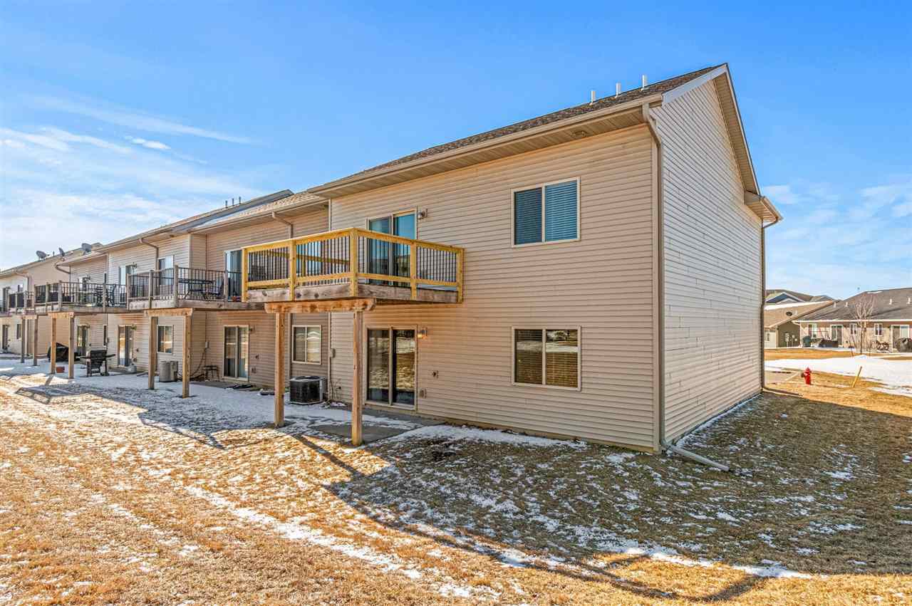 218 Prairie Rose Lane Solon IA 52333