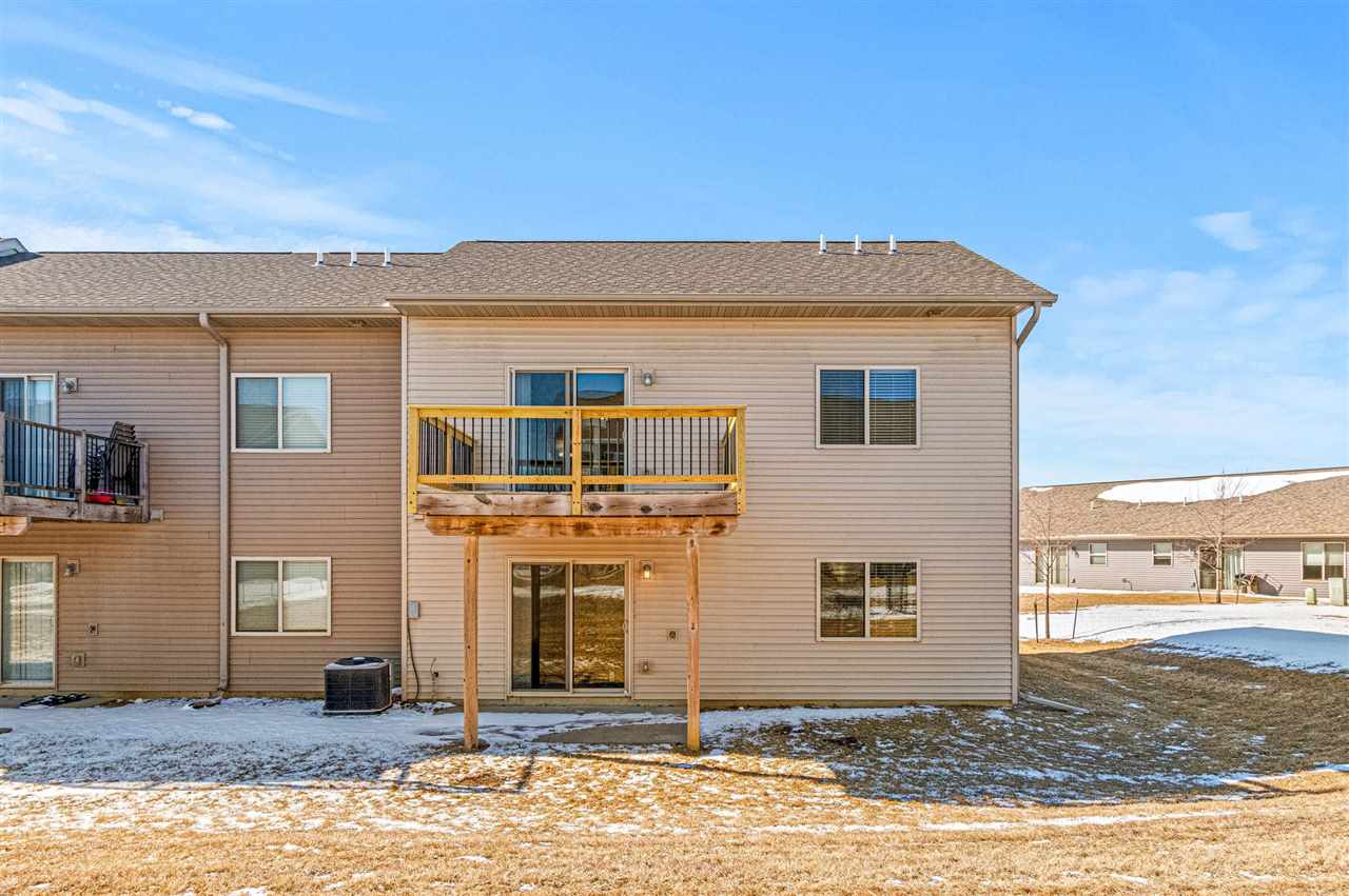 218 Prairie Rose Lane Solon IA 52333