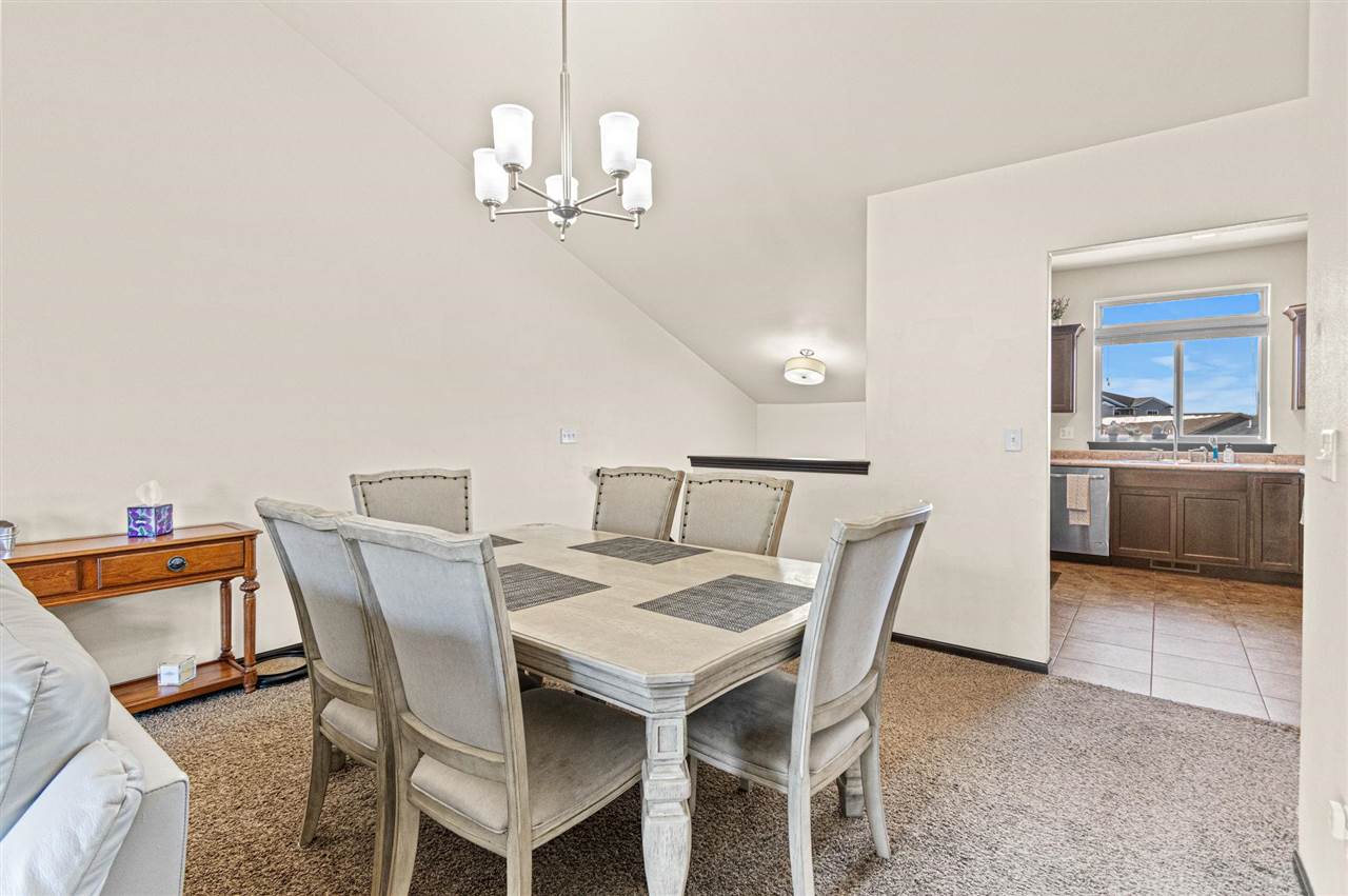 218 Prairie Rose Lane Solon IA 52333