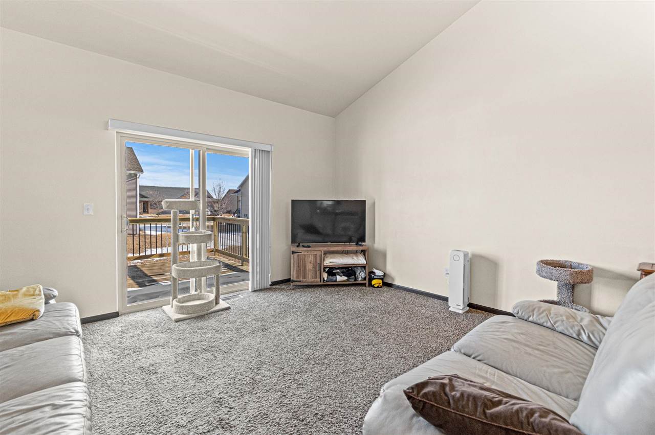 218 Prairie Rose Lane Solon IA 52333