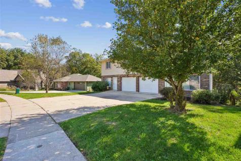 1409 Eastview Drive Coralville IA 52241