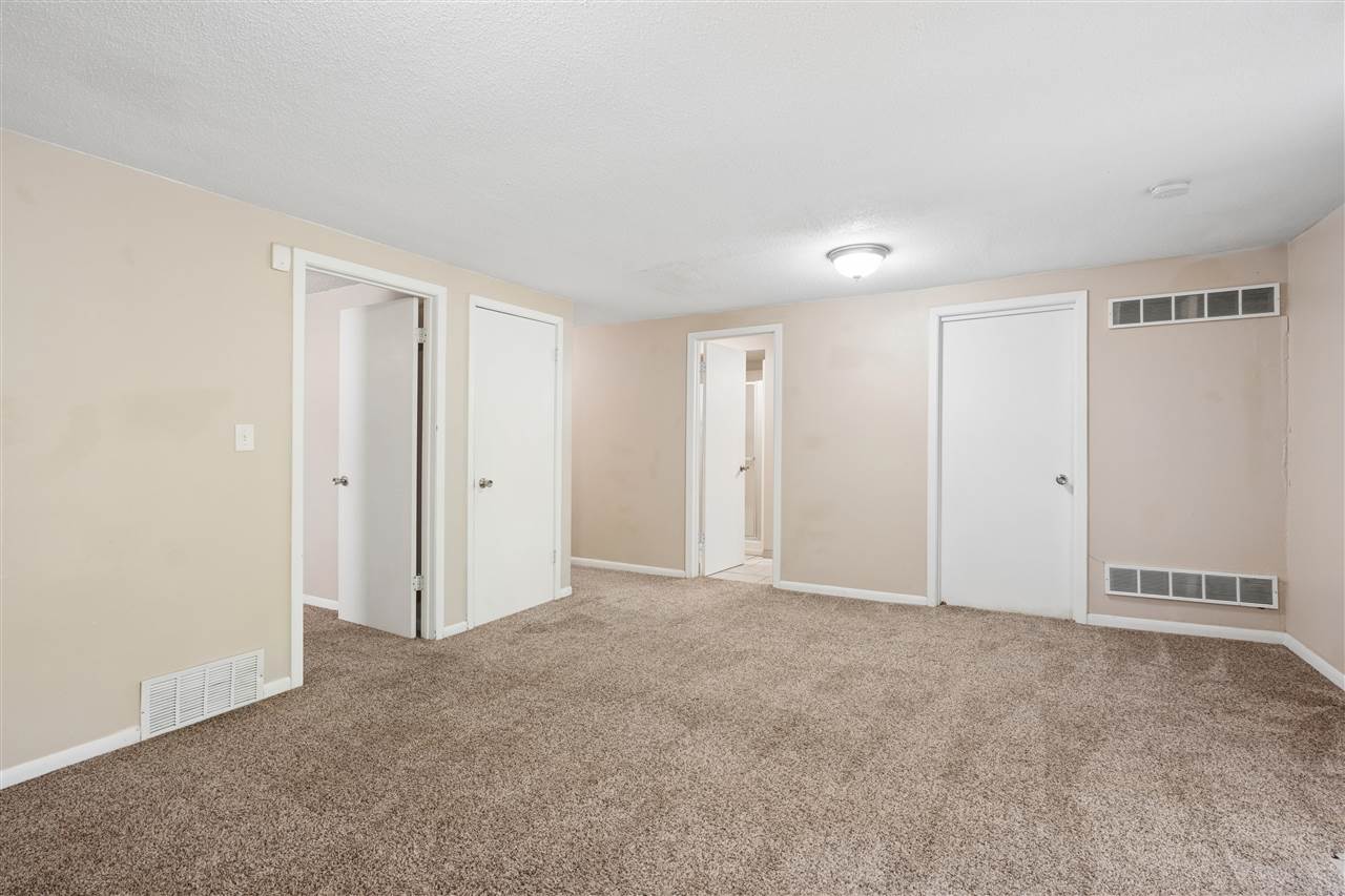 1409 Eastview Drive Coralville IA 52241