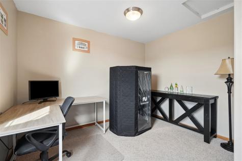 3020 SW Samuel Court Cedar Rapids IA 52404