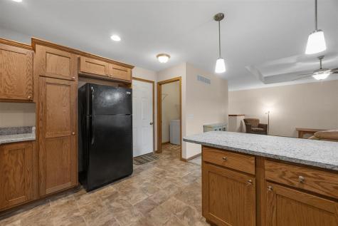 552 Meadow Oak Circle Fairfax IA 52228