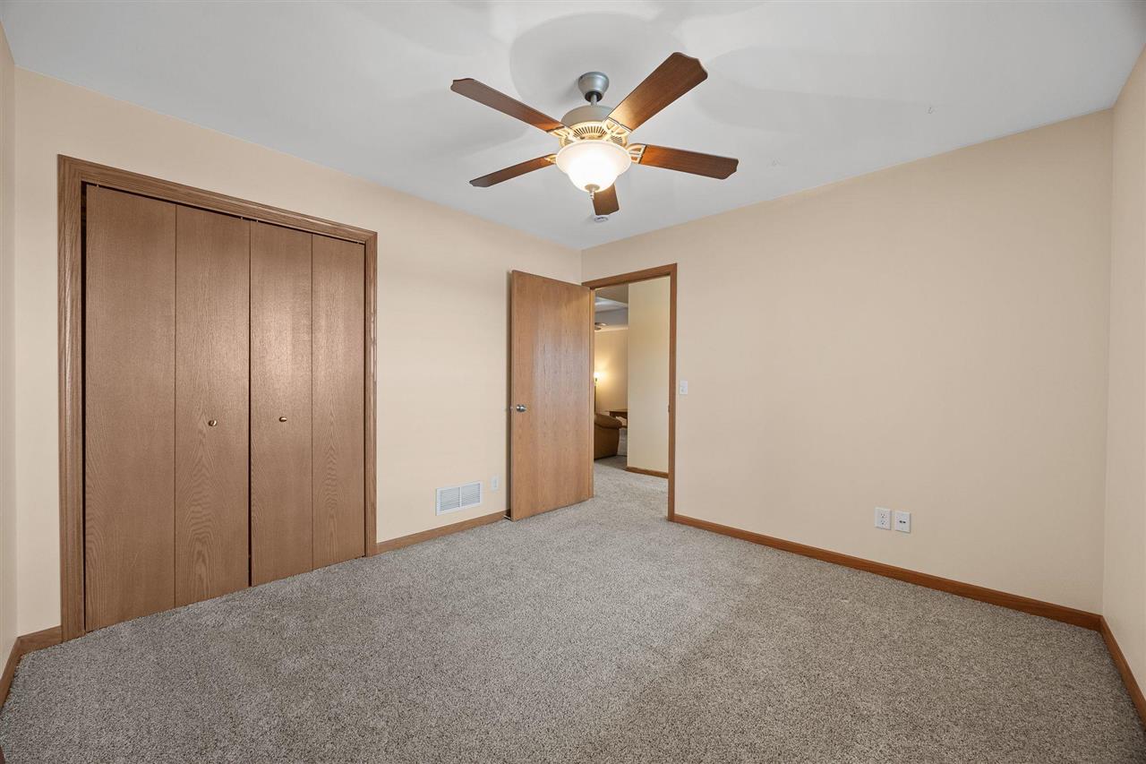 552 Meadow Oak Circle Fairfax IA 52228