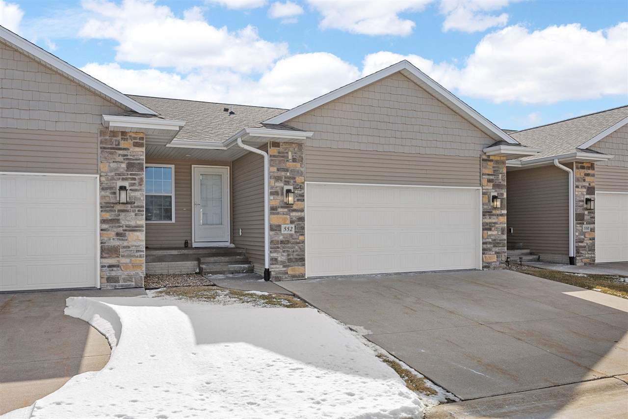 552 Meadow Oak Circle Fairfax IA 52228