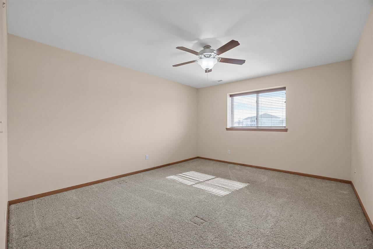 552 Meadow Oak Circle Fairfax IA 52228