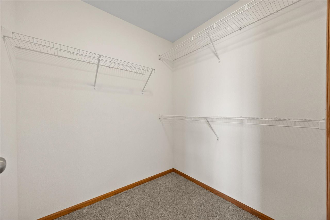 552 Meadow Oak Circle Fairfax IA 52228