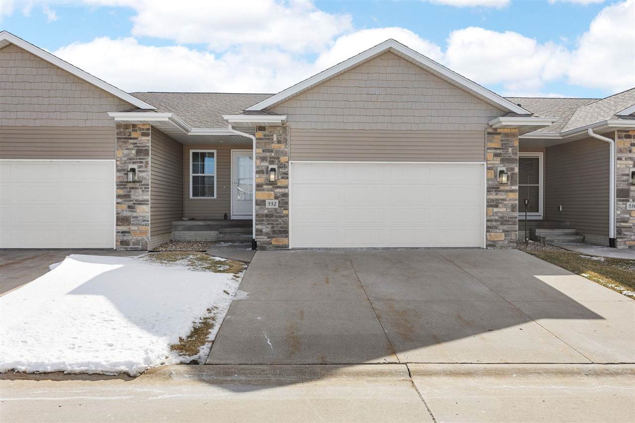 552 Meadow Oak Circle Fairfax IA 52228