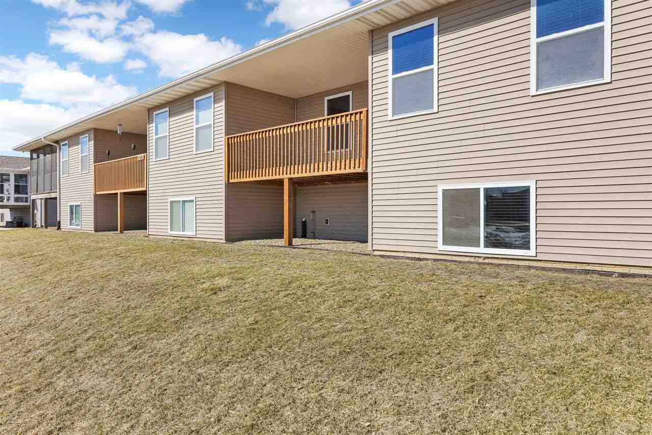 552 Meadow Oak Circle Fairfax IA 52228