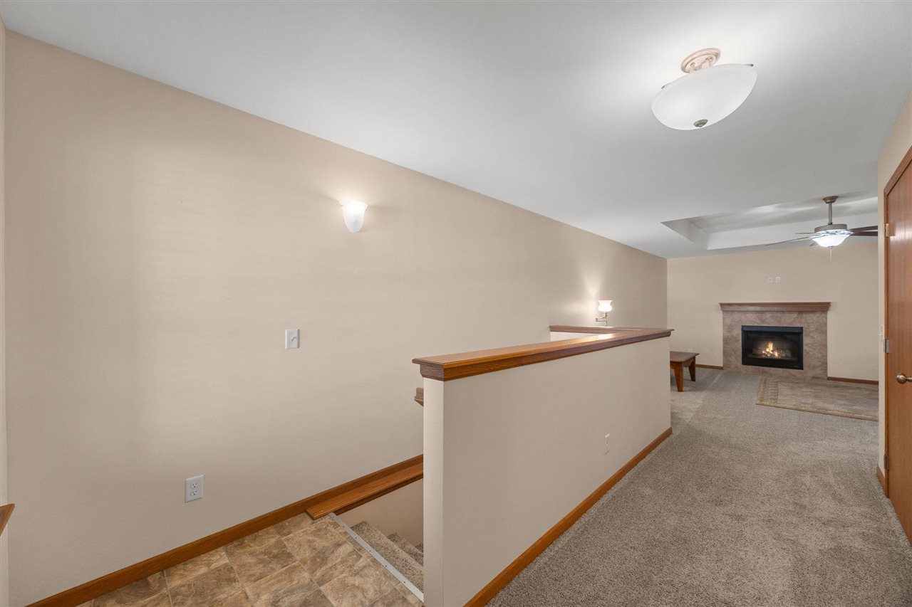 552 Meadow Oak Circle Fairfax IA 52228