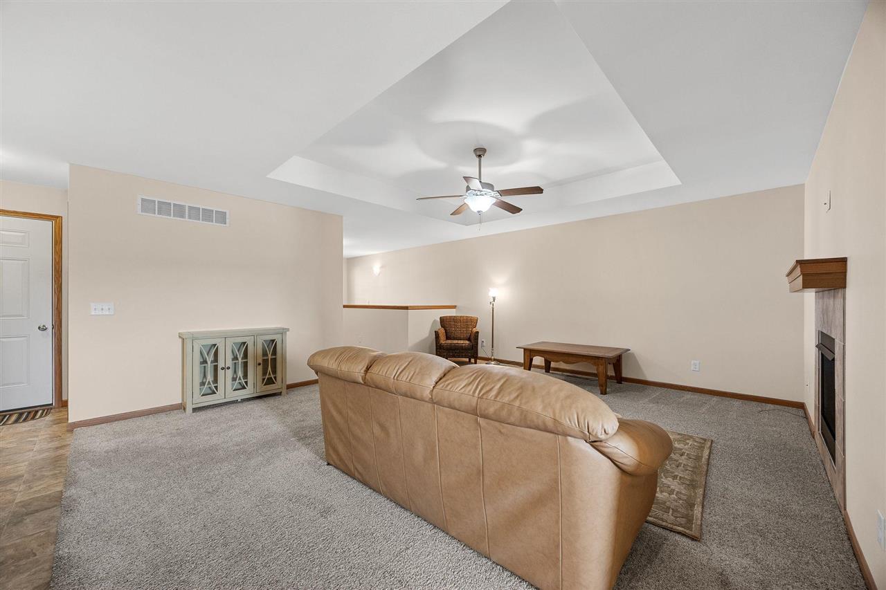 552 Meadow Oak Circle Fairfax IA 52228