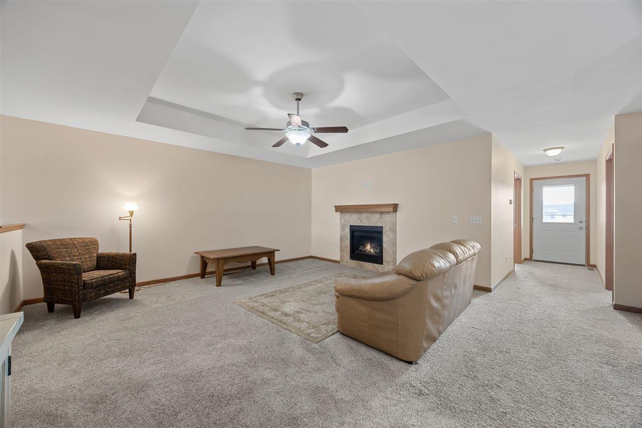 552 Meadow Oak Circle Fairfax IA 52228