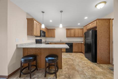 552 Meadow Oak Circle Fairfax IA 52228