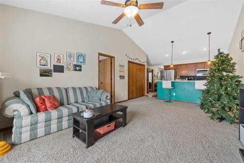405 Duchess Drive Solon IA 52333