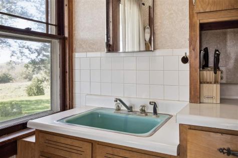 1981 White Oak Avenue Solon IA 52333