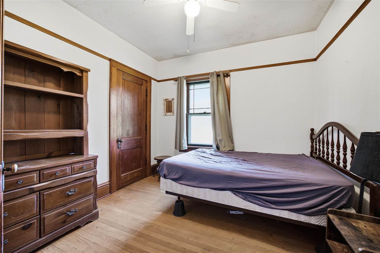 1981 White Oak Avenue Solon IA 52333