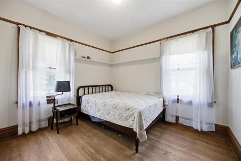 1981 White Oak Avenue Solon IA 52333