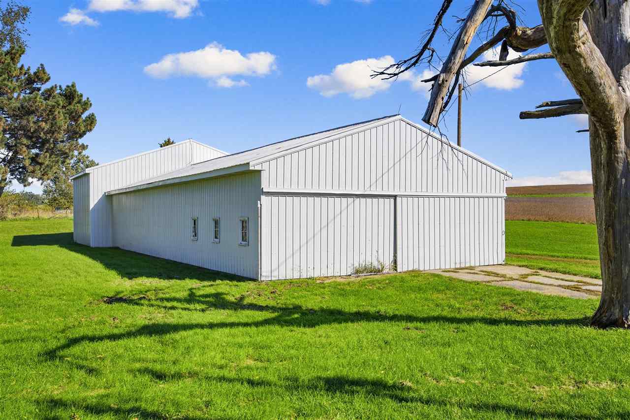 1981 White Oak Avenue Solon IA 52333