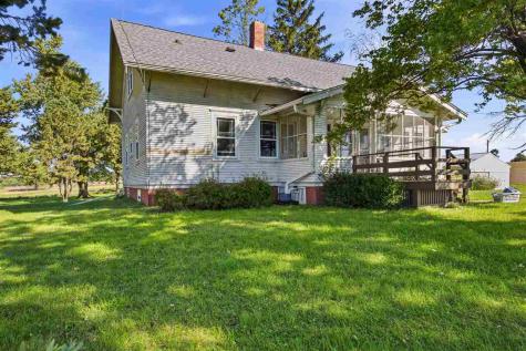 1981 White Oak Avenue Solon IA 52333