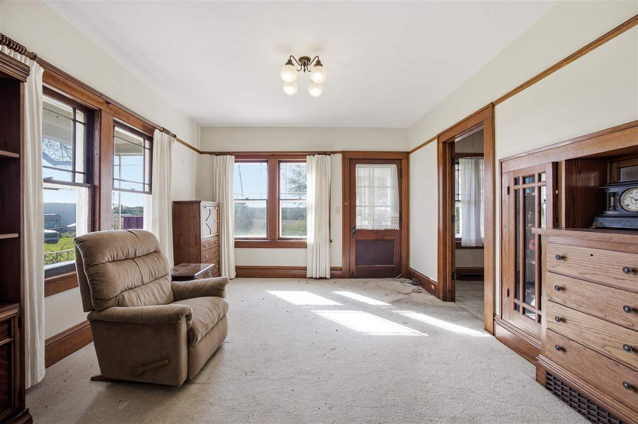 1981 White Oak Avenue Solon IA 52333