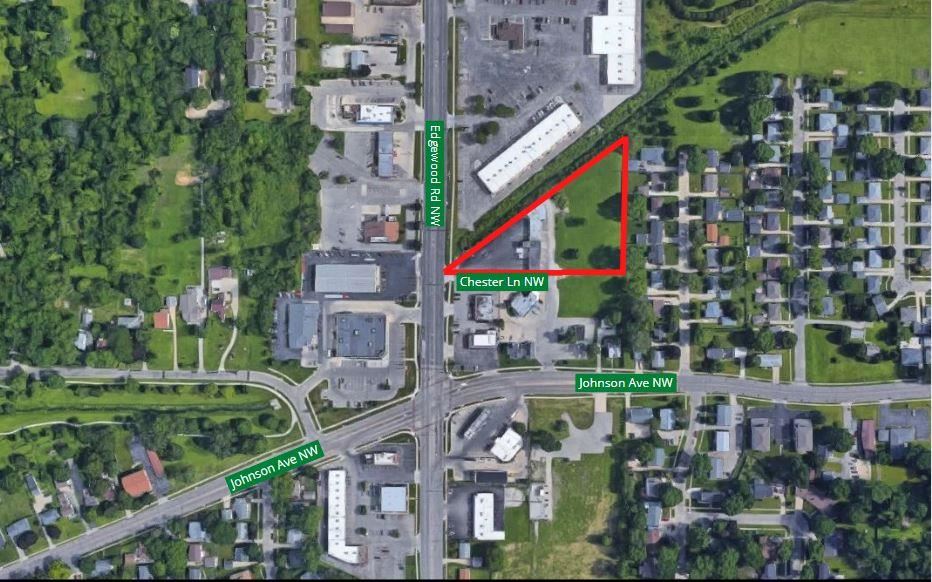 327 NW Edgewood Road Cedar Rapids IA 52405