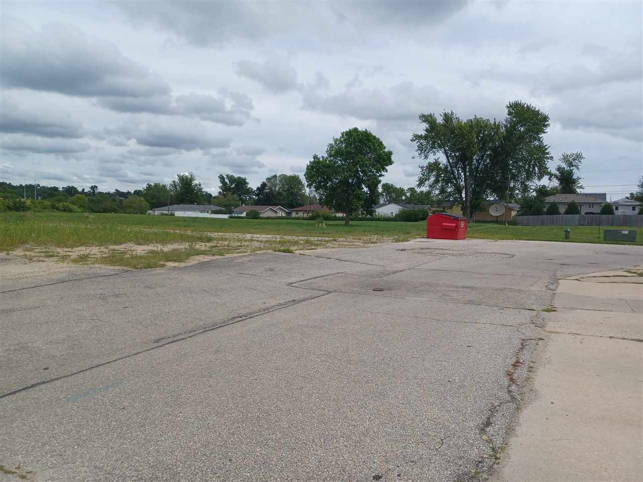 327 NW Edgewood Road Cedar Rapids IA 52405