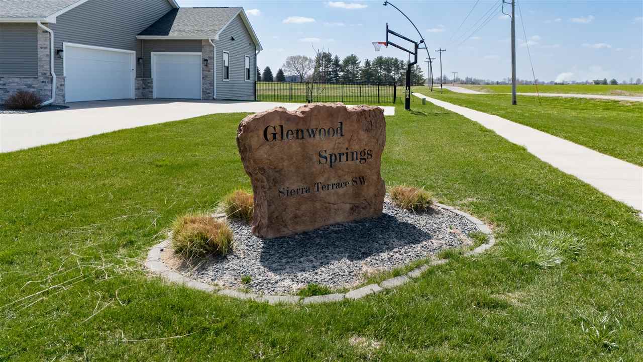 3804 Sierra Terrace SW Iowa City IA 52240