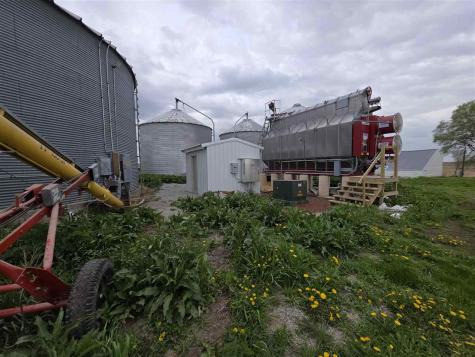 435 Buckeye Road West Liberty IA 52776
