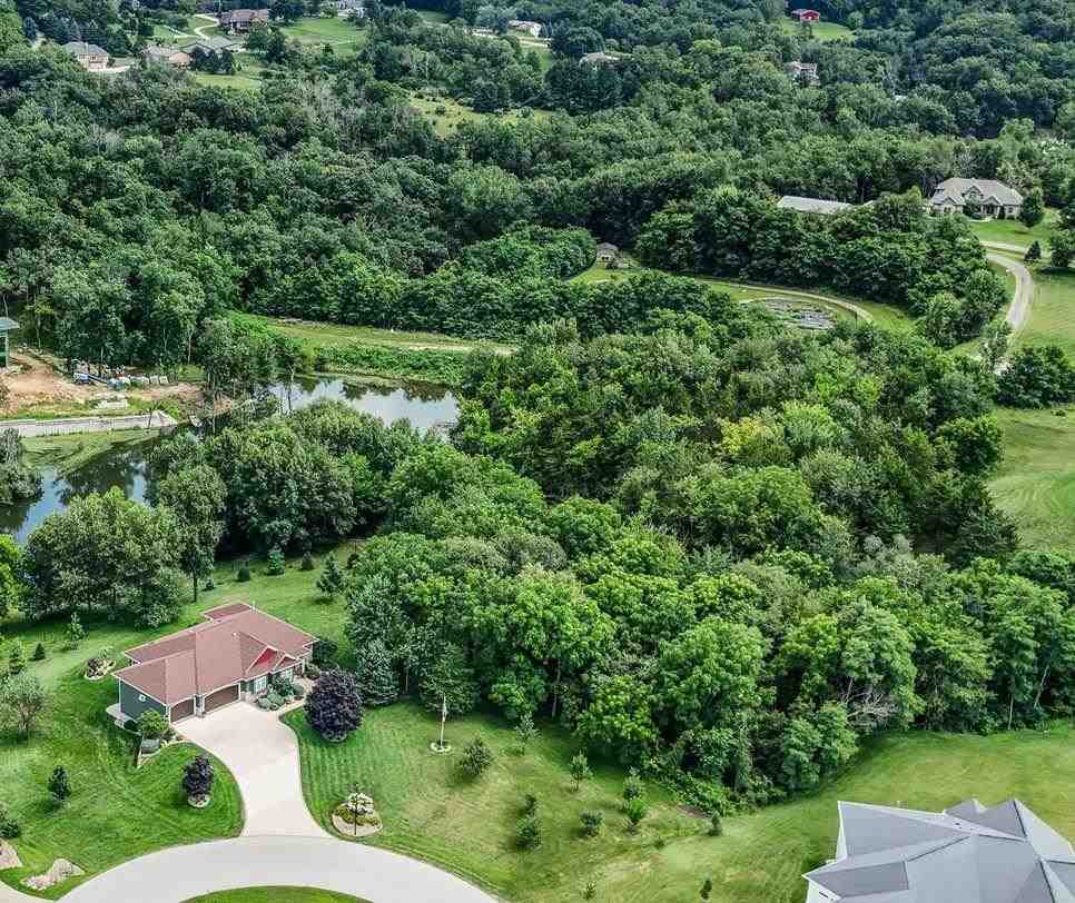1360 NE Lakewoods Court Swisher IA 52338