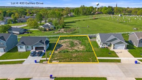 433 Galileo Drive Riverside IA 52327