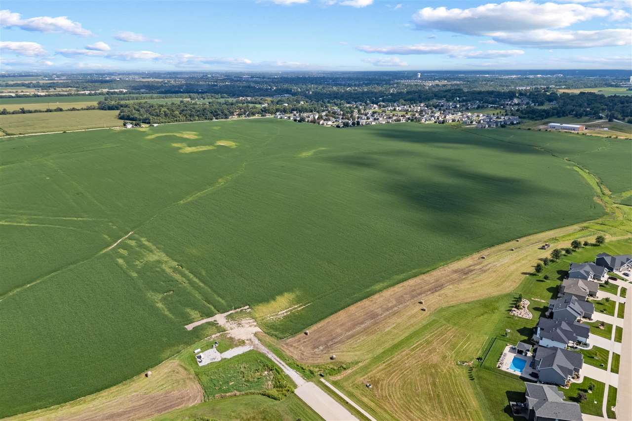39.69 Acres M/l N Center Point Road Robins IA 52328
