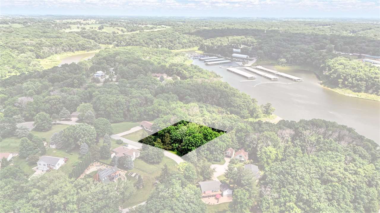 2771 Lake View NE Solon IA 52333