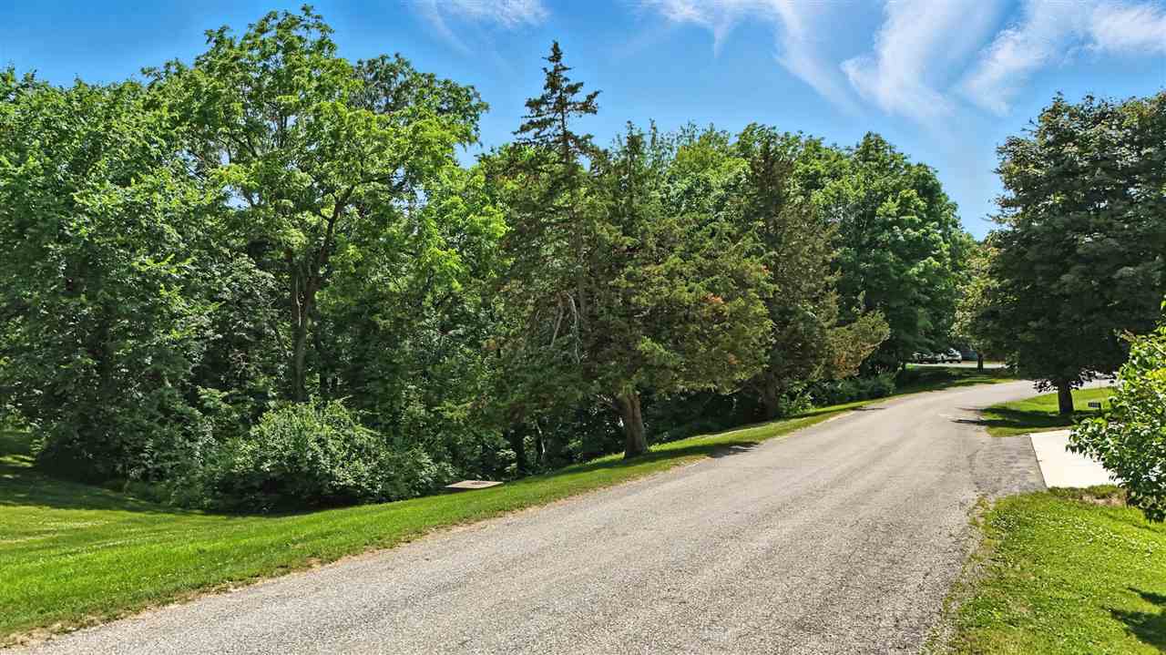 2771 Lake View NE Solon IA 52333