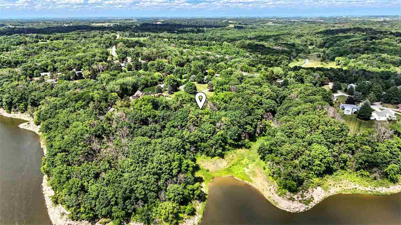 2771 Lake View NE Solon IA 52333