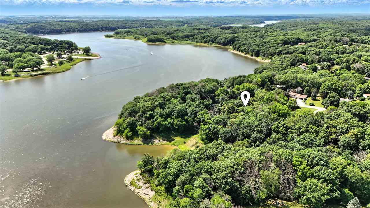 2771 Lake View NE Solon IA 52333